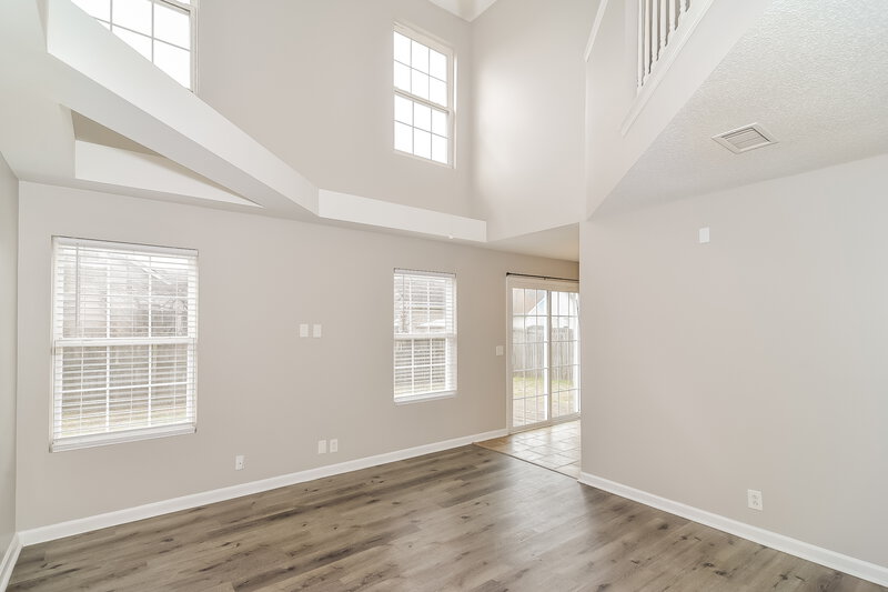 2,515/Mo, 5049 Cornelius Dr Murfreesboro, TN 37129 Living Room View 2