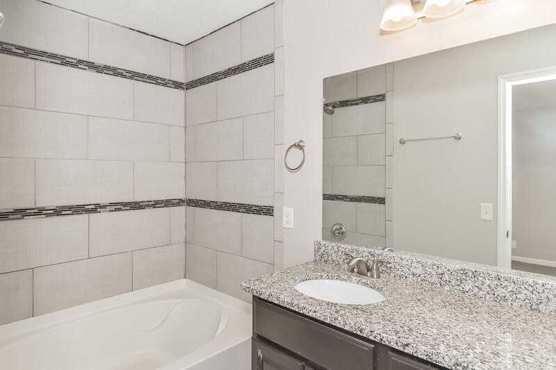 2,515/Mo, 5049 Cornelius Dr Murfreesboro, TN 37129 Main Bathroom View