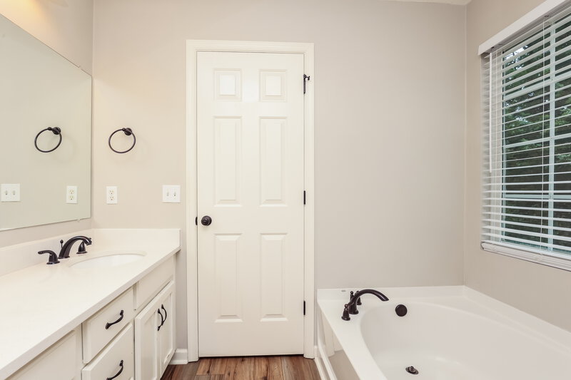 3,180/Mo, 6740 Ascot Dr Antioch, TN 37013 Main Bathroom View