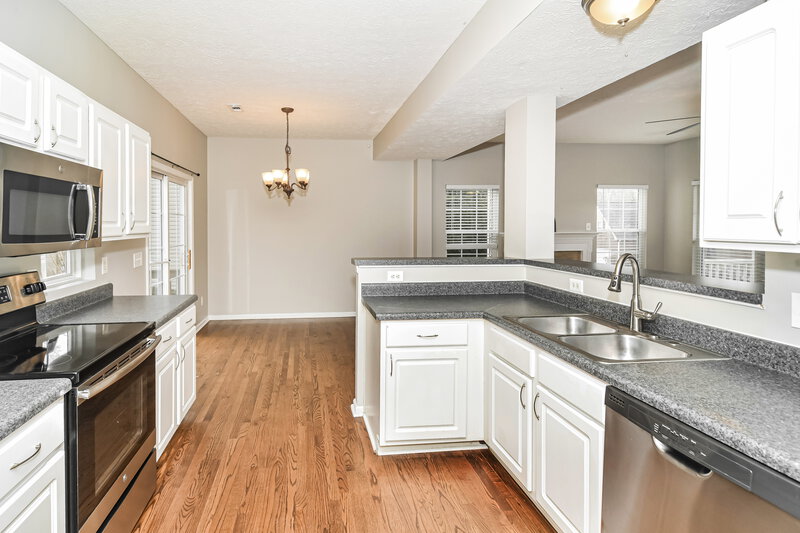 2,295/Mo, 1604 Zurich Dr Spring Hill, TN 37174 Kitchen View 2