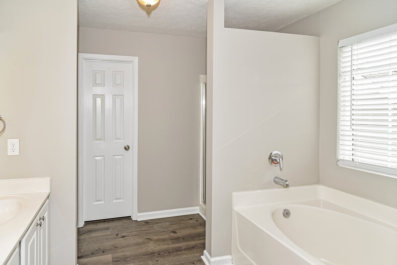 2,295/Mo, 1604 Zurich Dr Spring Hill, TN 37174 Main Bathroom View