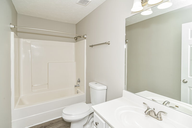 2,295/Mo, 1604 Zurich Dr Spring Hill, TN 37174 Main Bathroom View 2