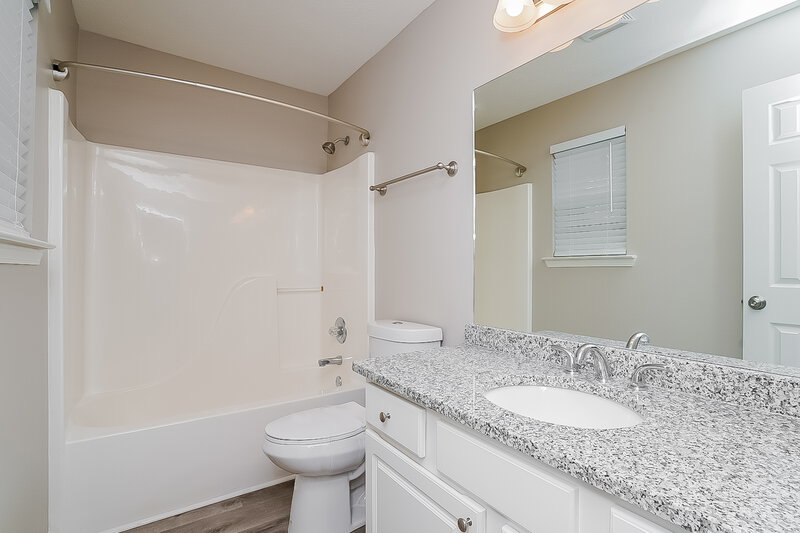 1,765/Mo, 110 Township Ct Hendersonville, TN 37075 Master Bathroom View