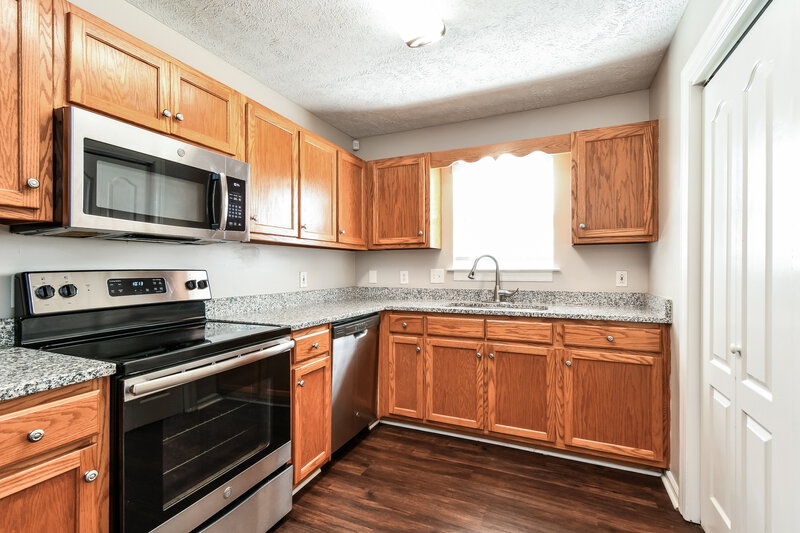 2,395/Mo, 1814 Lucille Ln Murfreesboro, TN 37129 Kitchen View