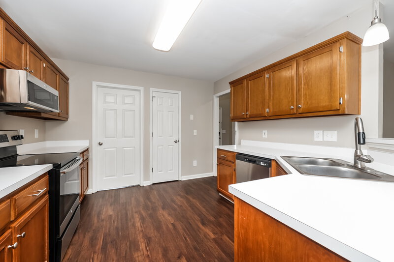 2,000/Mo, 1812 Tanner Ct Spring Hill, TN 37174 Kitchen View