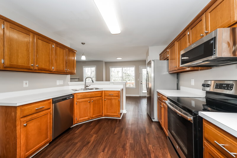 2,000/Mo, 1812 Tanner Ct Spring Hill, TN 37174 Kitchen View 2