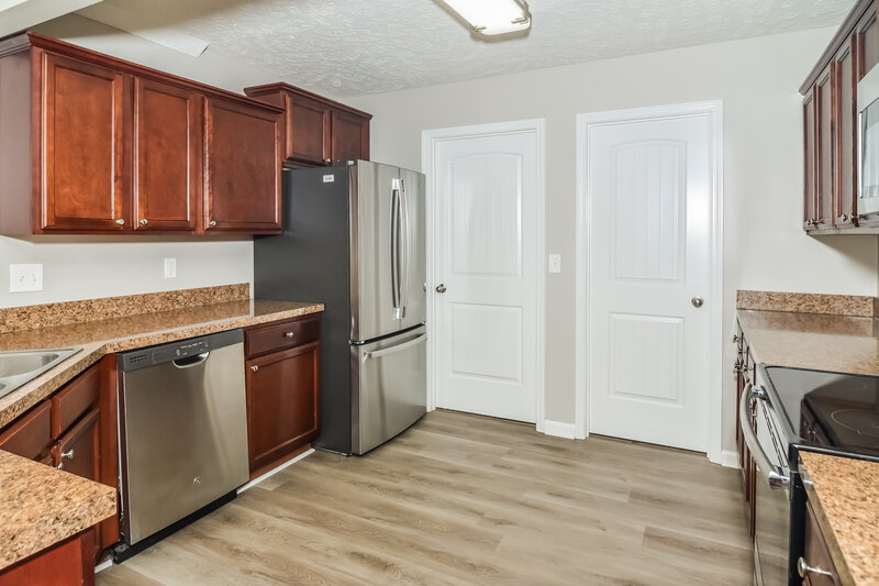 1,755/Mo, 1913 Warmingfield Dr Murfreesboro, TN 37127 Kitchen View