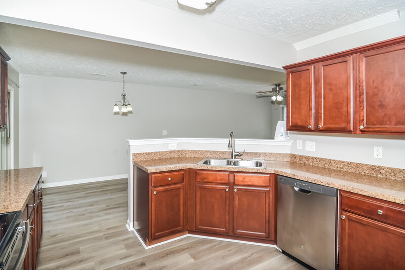 1,755/Mo, 1913 Warmingfield Dr Murfreesboro, TN 37127 Kitchen View 2