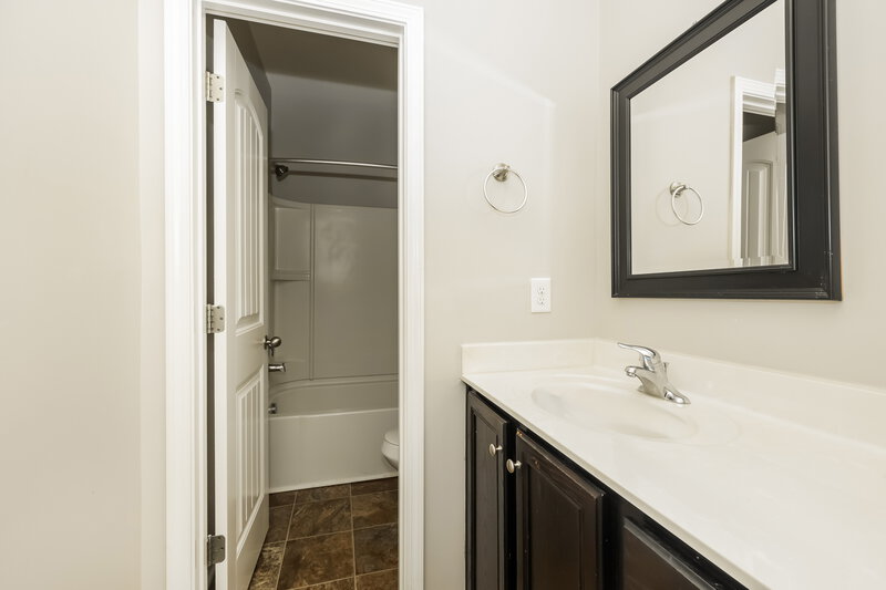 1,885/Mo, 5227 Seward Crossing Blvd Murfreesboro, TN 37129 Main Bathroom View