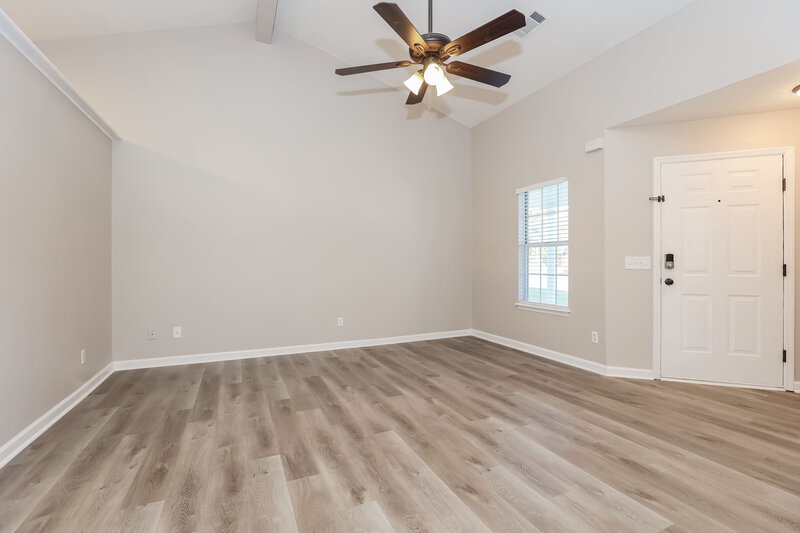 2,180/Mo, 3961 Pepperwood Dr Antioch, TN 37013 Living Room View 2