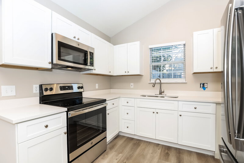 2,180/Mo, 3961 Pepperwood Dr Antioch, TN 37013 Kitchen View 2