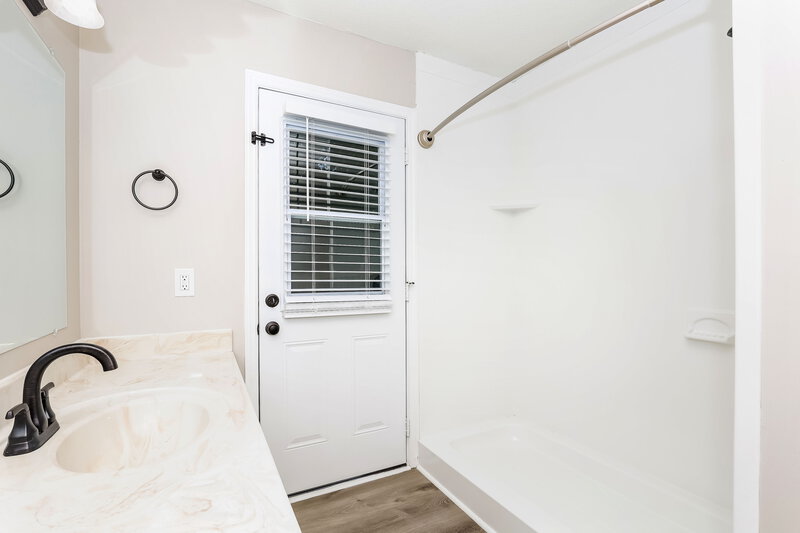 2,180/Mo, 3961 Pepperwood Dr Antioch, TN 37013 Main Bathroom View