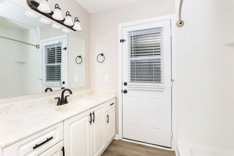 2,180/Mo, 3961 Pepperwood Dr Antioch, TN 37013 Main Bathroom View 2