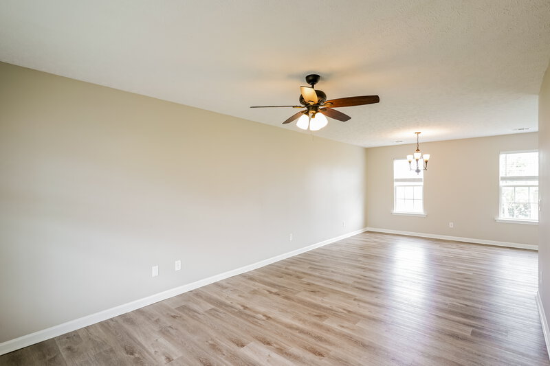 2,045/Mo, 1021 Tammy Sue Ln La Vergne, TN 37086 Living Room View