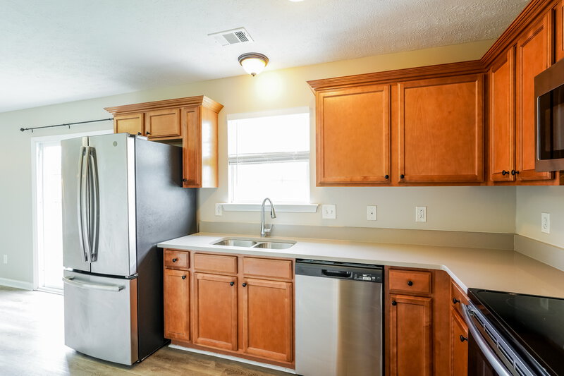 2,045/Mo, 1021 Tammy Sue Ln La Vergne, TN 37086 Kitchen View 2