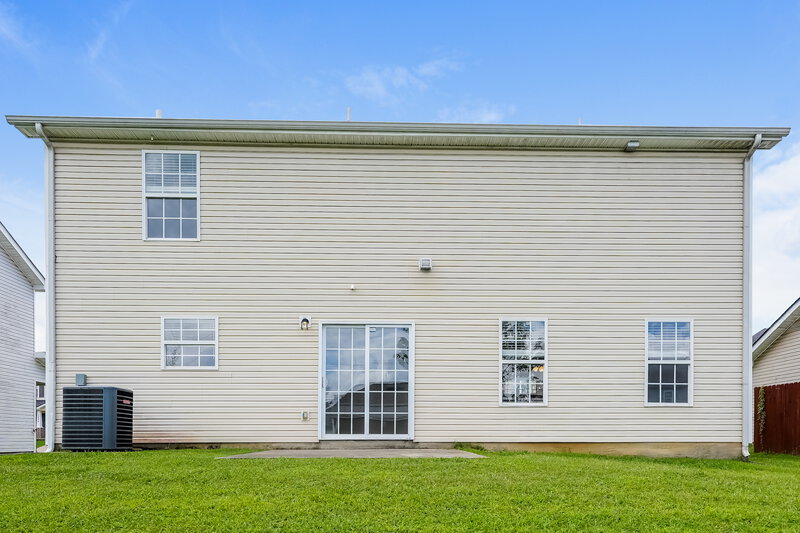 2,045/Mo, 1021 Tammy Sue Ln La Vergne, TN 37086 Rear View