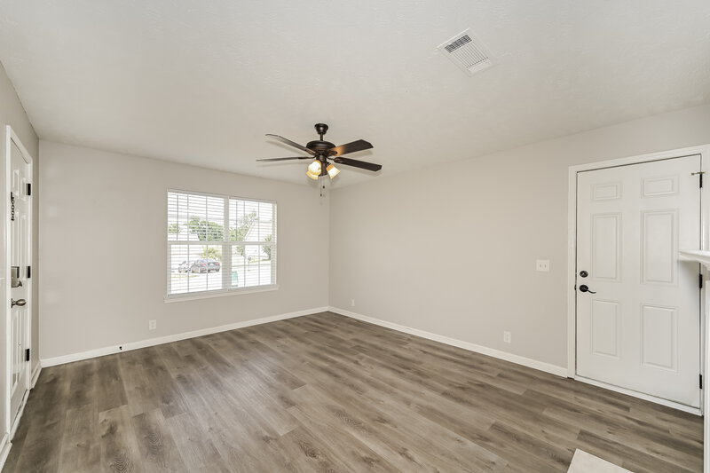 1,815/Mo, 1225 Akins Ridge Dr La Vergne, TN 37086 Living Room View 2