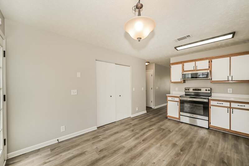 1,815/Mo, 1225 Akins Ridge Dr La Vergne, TN 37086 Breakfast Nook View