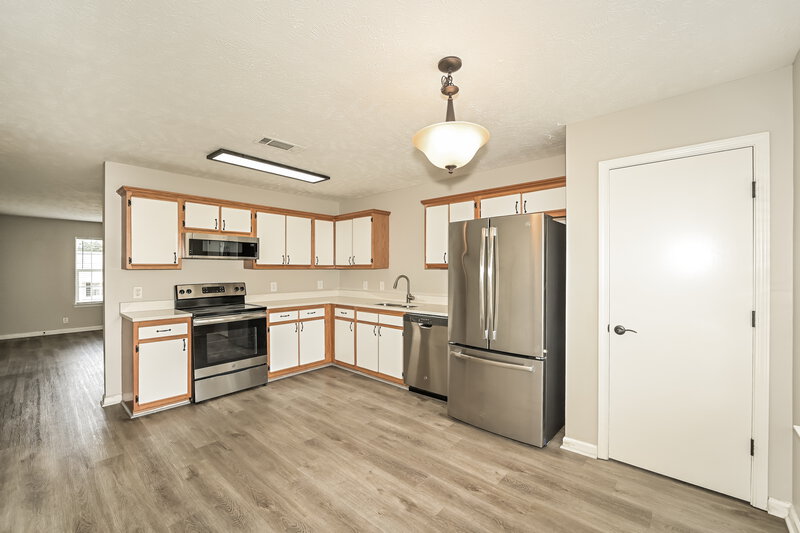 1,815/Mo, 1225 Akins Ridge Dr La Vergne, TN 37086 Kitchen View 2