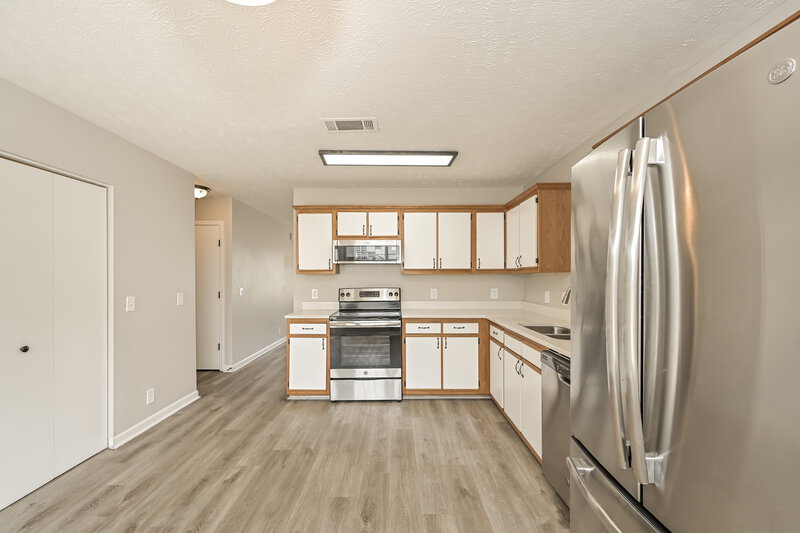 1,815/Mo, 1225 Akins Ridge Dr La Vergne, TN 37086 Kitchen View 3