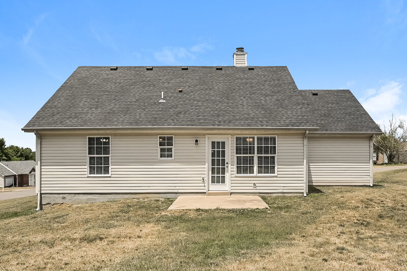 1,815/Mo, 1225 Akins Ridge Dr La Vergne, TN 37086 Rear View