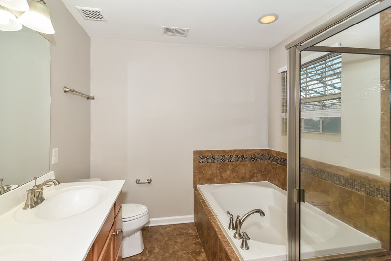 2,155/Mo, 4249 Sandstone Dr Antioch, TN 37013 Main Bathroom View