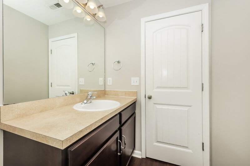 1,975/Mo, 1536 Rockglade Run Antioch, TN 37013 Bathroom View
