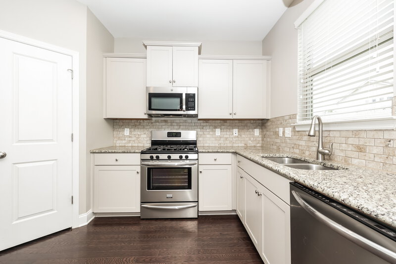 2,235/Mo, 1005 Keeneland Dr Spring Hill, TN 37174 Kitchen View 2