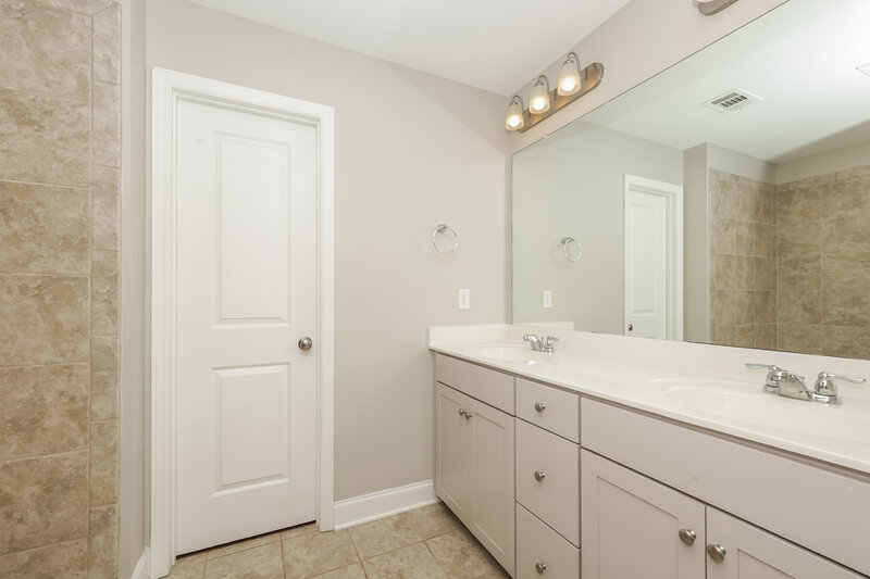 2,235/Mo, 1005 Keeneland Dr Spring Hill, TN 37174 Main Bathroom View 2