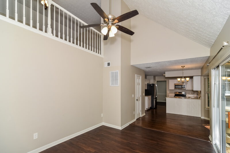 2,435/Mo, 4200 New Hope Meadow Rd Hermitage, TN 37076 Living Room View 2
