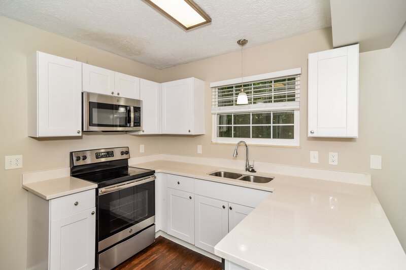 2,435/Mo, 4200 New Hope Meadow Rd Hermitage, TN 37076 Kitchen View