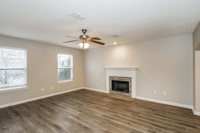 2,340/Mo, 1732 Elijah Ryan Dr Antioch, TN 37013 Living Room View 2