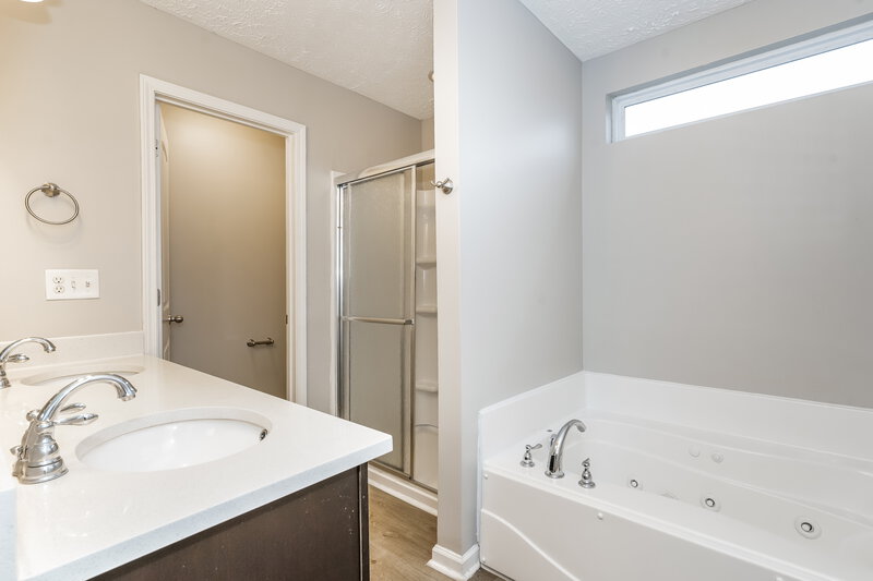 2,340/Mo, 1732 Elijah Ryan Dr Antioch, TN 37013 Main Bathroom View