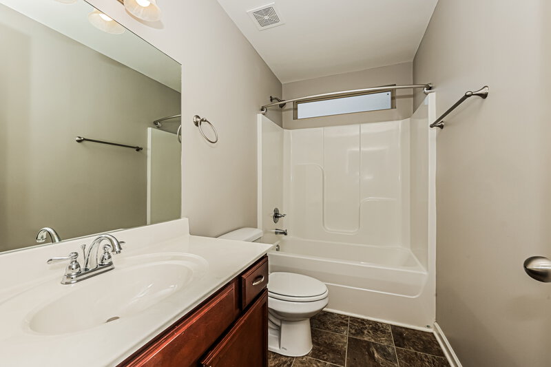 2,085/Mo, 1705 Porchrest Way Antioch, TN 37013 Bathroom View 2