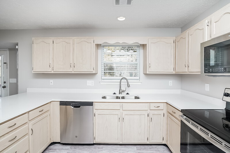 2,640/Mo, 400 Hunters Path Ct Hermitage, TN 37076 Kitchen View