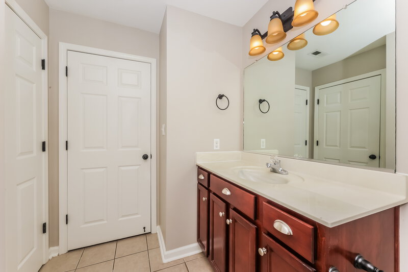 2,450/Mo, 2010 Slayton Dr Spring Hill, TN 37174 Bathroom View 2