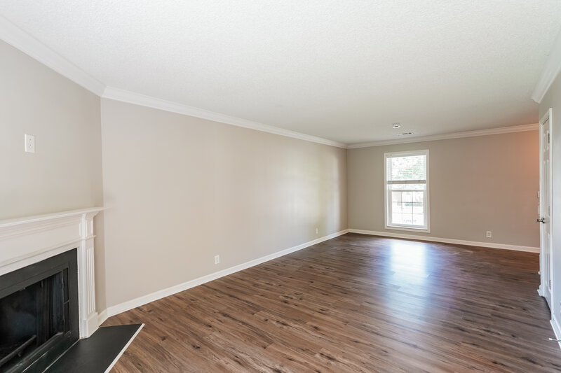 2,145/Mo, 111 Dorchester Ct Goodlettsville, TN 37072 Living Room View 2