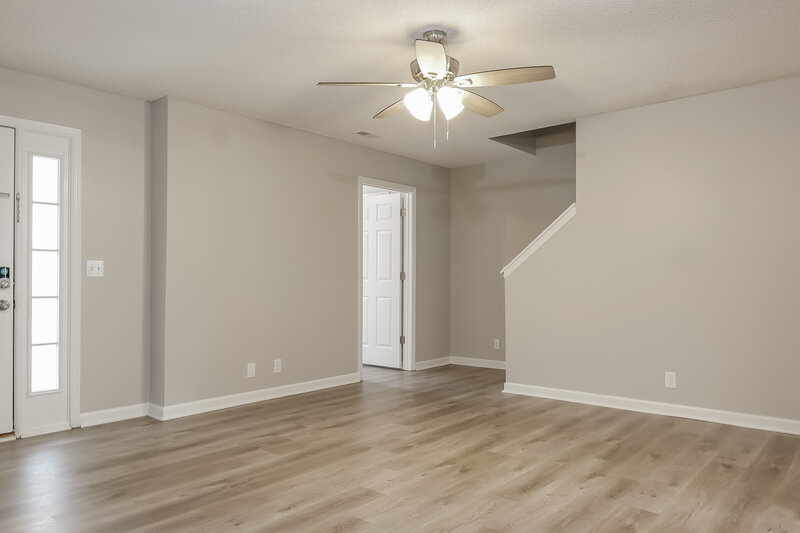 2,360/Mo, 2729 Windwalker Ct Murfreesboro, TN 37128 Living Room View 2