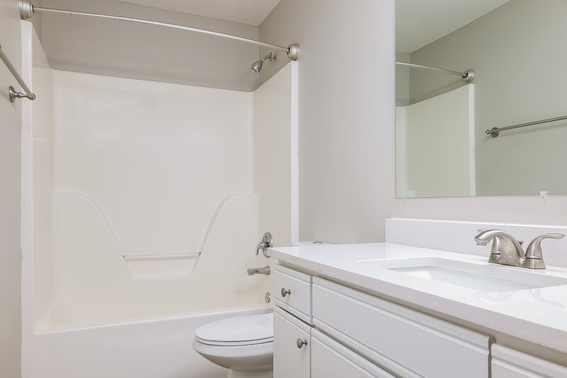 2,360/Mo, 2729 Windwalker Ct Murfreesboro, TN 37128 Main Bathroom View