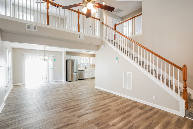 2,110/Mo, 712 Ashwell Close Antioch, TN 37013 Living Room View