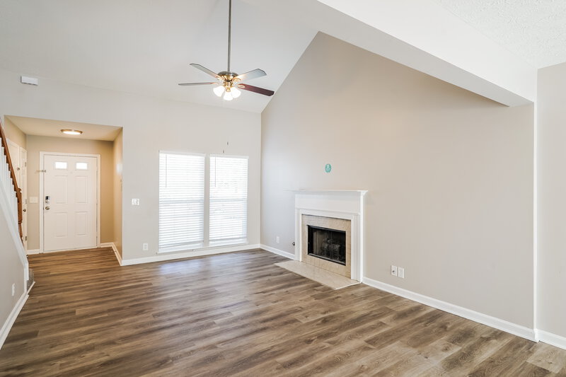 2,110/Mo, 712 Ashwell Close Antioch, TN 37013 Living Room View 2