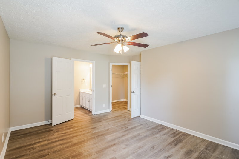 2,110/Mo, 712 Ashwell Close Antioch, TN 37013 Main Bedroom View