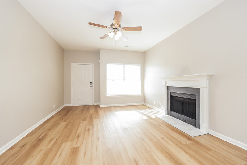 2,080/Mo, 7233 Legacy Dr Antioch, TN 37013 Living Room View