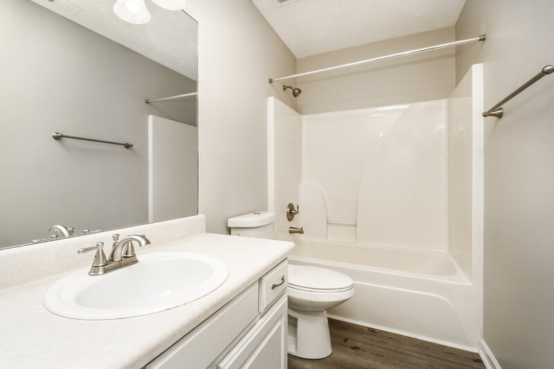 2,320/Mo, 937 Pebble Beach Cir Mount Juliet, TN 37122 Bathroom View
