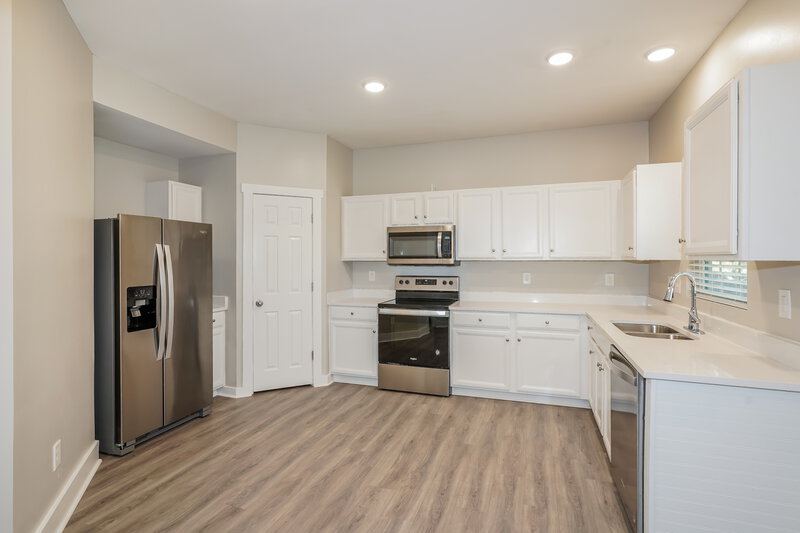 2,525/Mo, 120 Alred Cir Hendersonville, TN 37075 Kitchen View