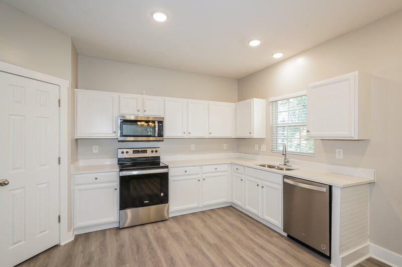 2,525/Mo, 120 Alred Cir Hendersonville, TN 37075 Kitchen View 2