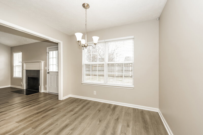 1,805/Mo, 1295 Tiree Dr Murfreesboro, TN 37128 Dining Room View 2