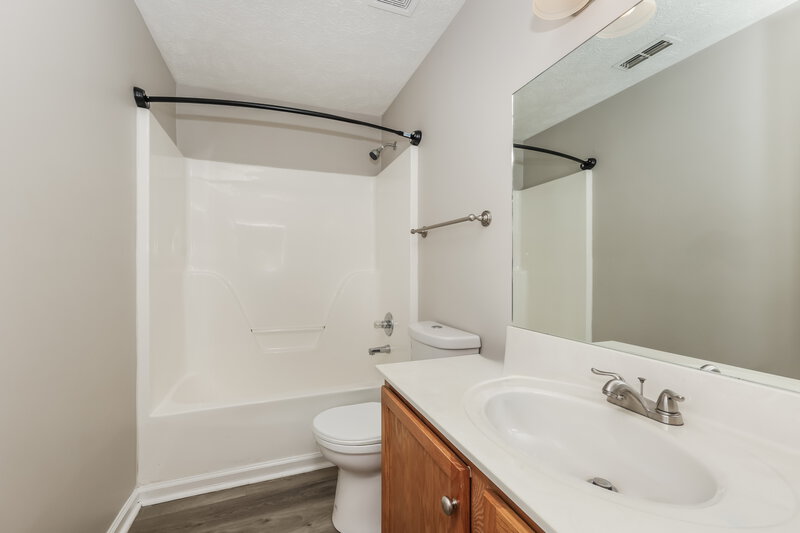 1,805/Mo, 1295 Tiree Dr Murfreesboro, TN 37128 Bathroom View