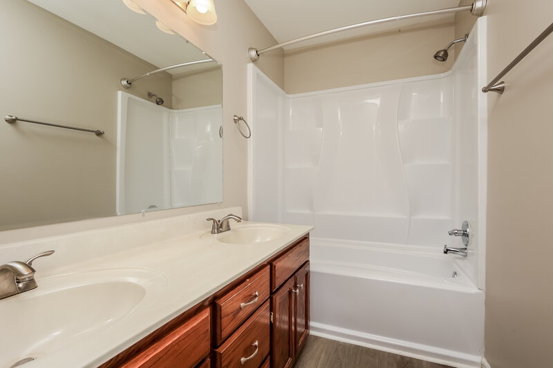 2,460/Mo, 3625 Rutherford Dr Spring Hill, TN 37174 Bathroom View