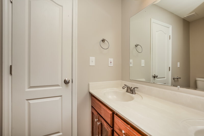 2,460/Mo, 3625 Rutherford Dr Spring Hill, TN 37174 Bathroom View 2